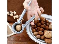 Nut cracker hazelnut cracker crusher for all kinds of nuts manual