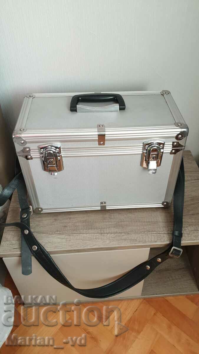 Braun Nizo 4080 professional Super 8 Camera with price 360.00 BGN | € 184.07 Braun Nizo 4080 professional Super 8 Camera with price 360.00 BGN | € 184.07