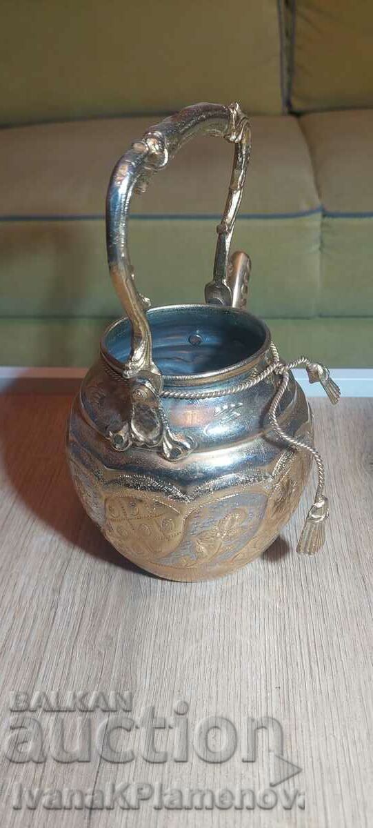 Auction  Teapot for collectors
