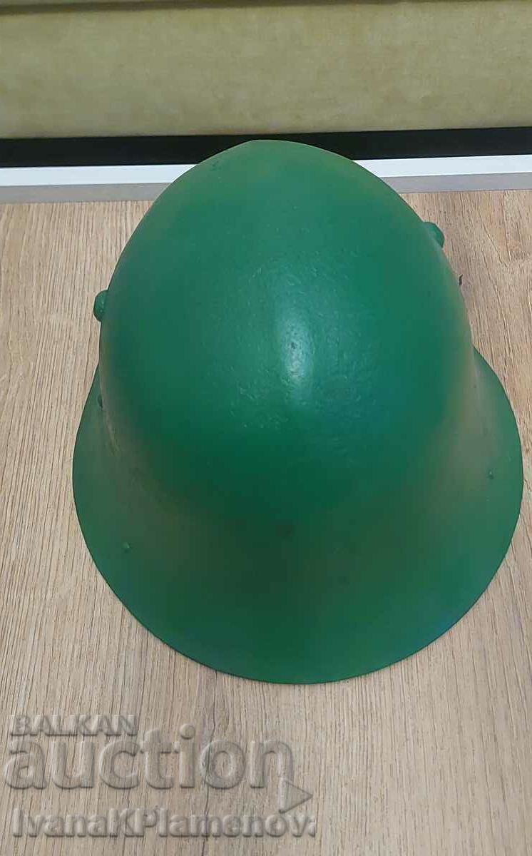 Доставка на Каска военна стара Доставка на Каска военна стара