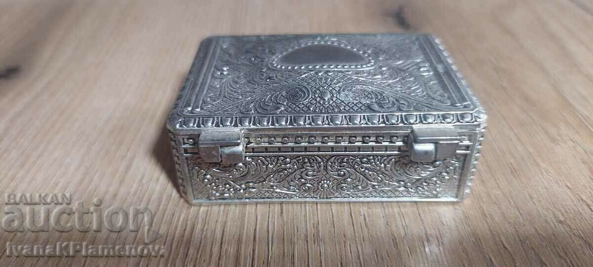 Delivery of Metal box Delivery of Metal box