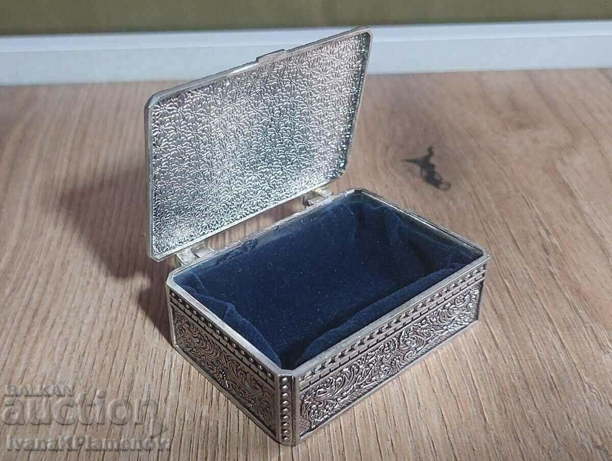 Metal box - 5 Metal box - 5