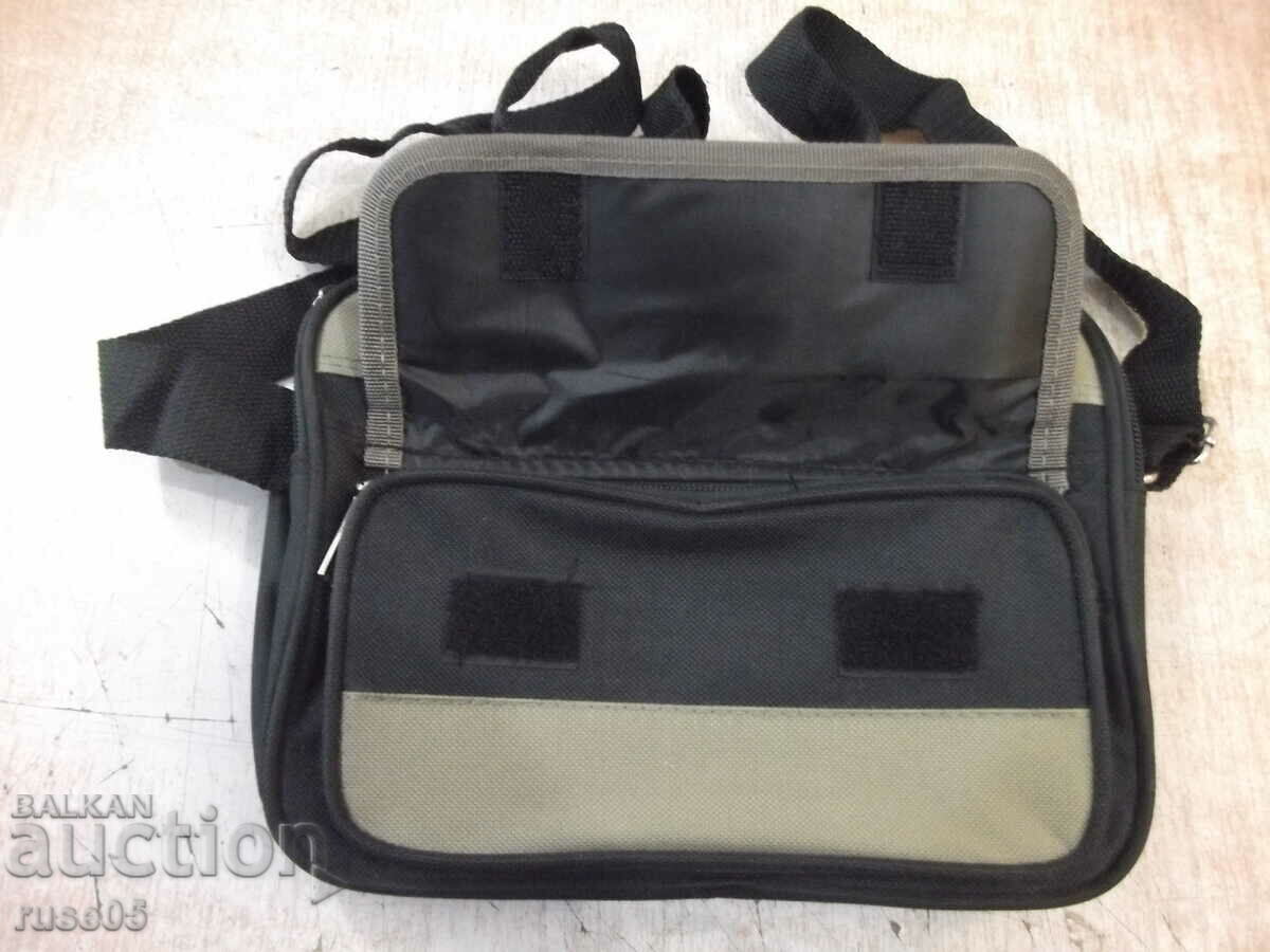 Geanta de umar pentru barbati, noua - 5 cu preț 10.00 BGN | € 5.11 Geanta de umar pentru barbati, noua - 5 cu preț 10.00 BGN | € 5.11