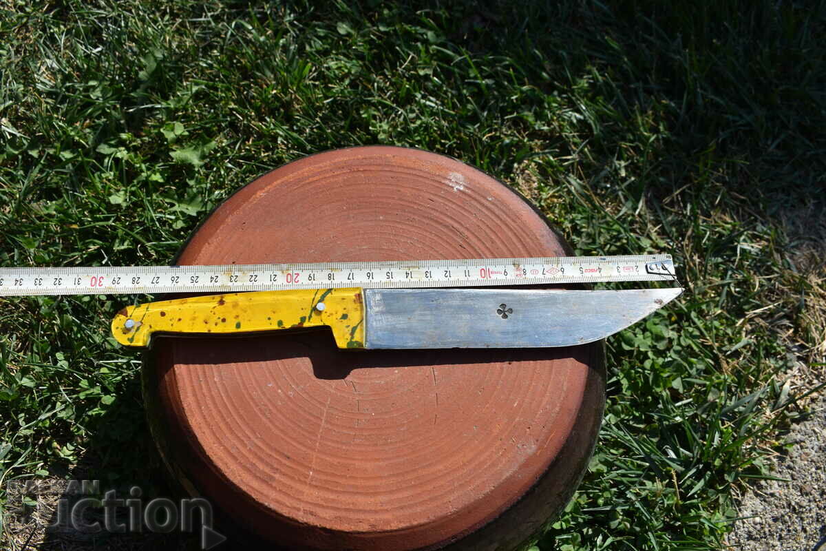 An old knife with price 60.00 BGN | € 30.68 An old knife with price 60.00 BGN | € 30.68