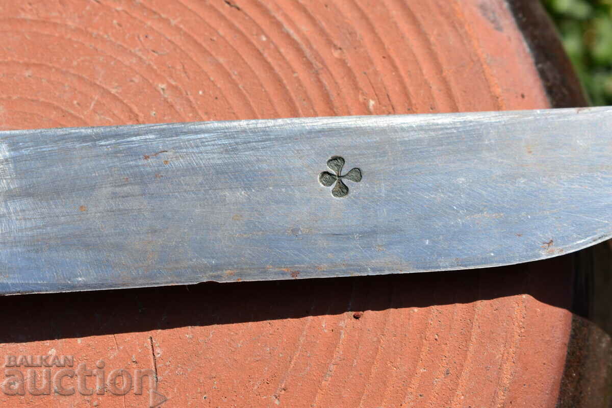 Auction An old knife Auction An old knife