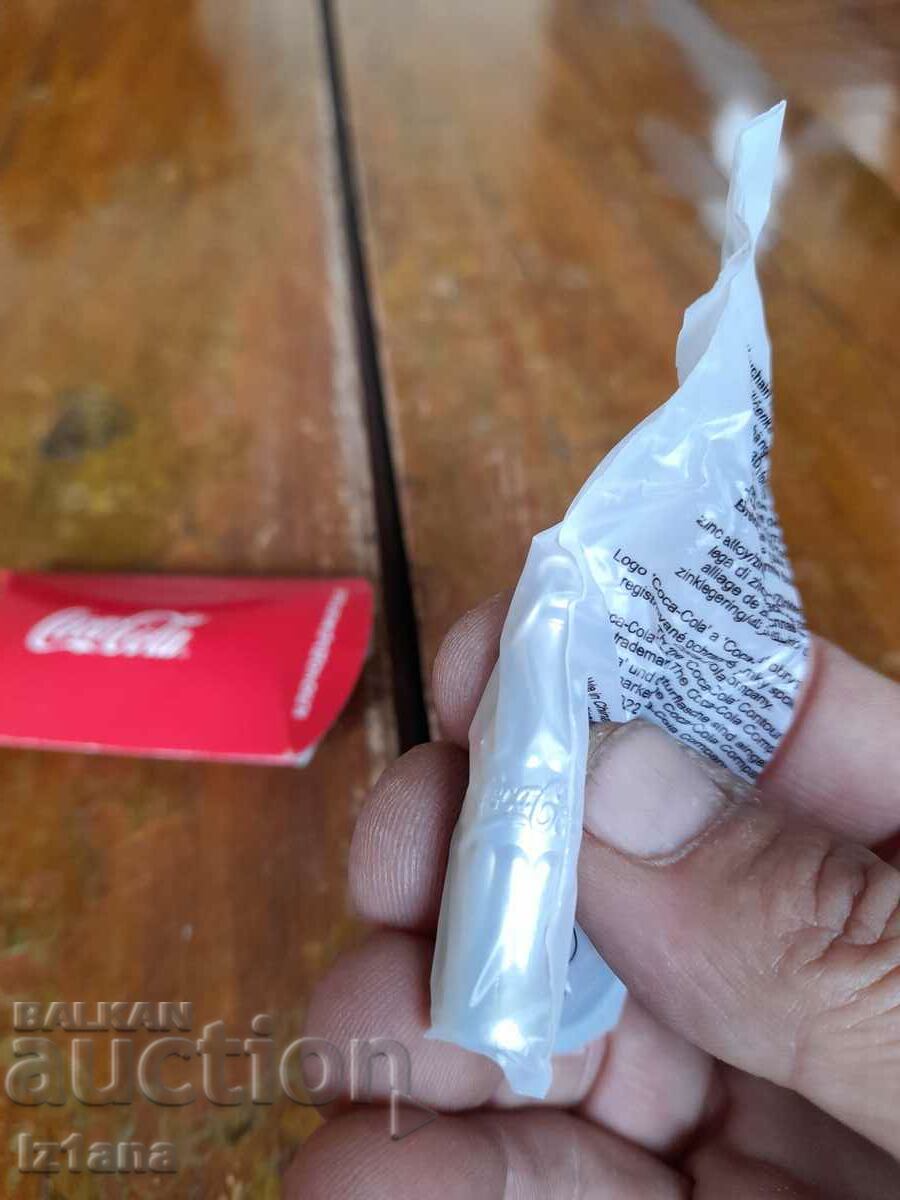 Auction Coca Cola keychain, Coca Cola Auction Coca Cola keychain, Coca Cola