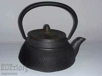 ANTIQUE KETTLE. CAST IRON. 19th CENTURY. JAPAN