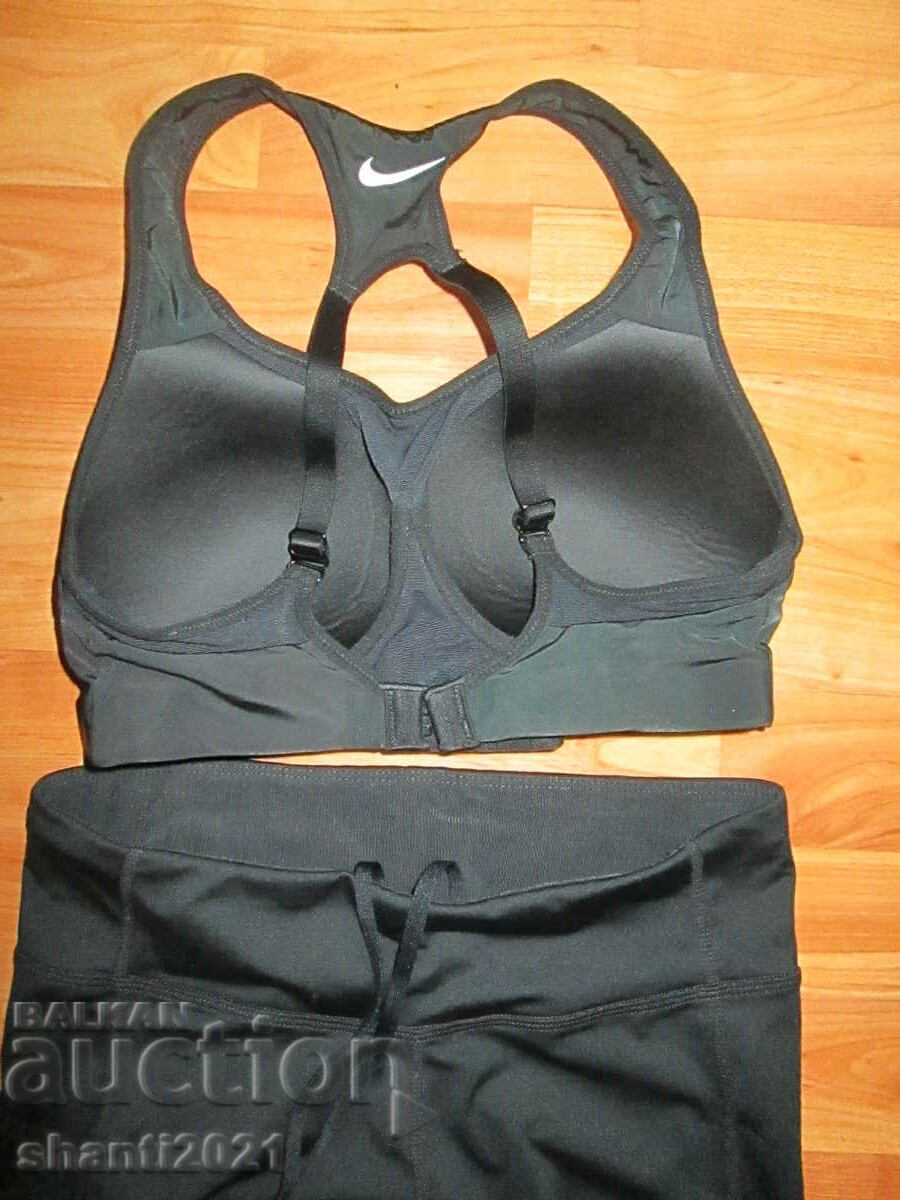 Δημοπρασία Γνήσιο αθλητικό σετ NIKE r.r.XS, 2 μπουστάκια και κολάν