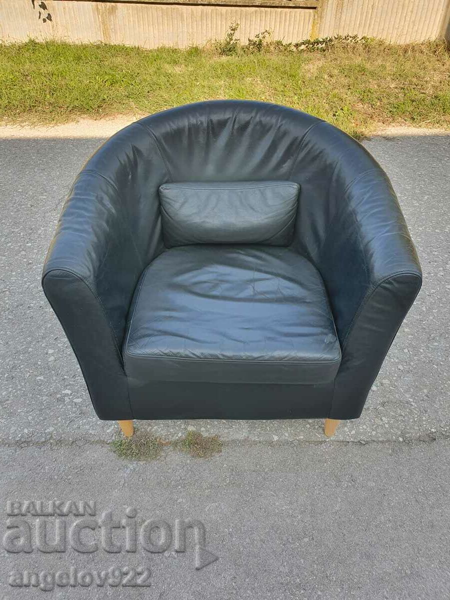 Vintage leather armchair solid!