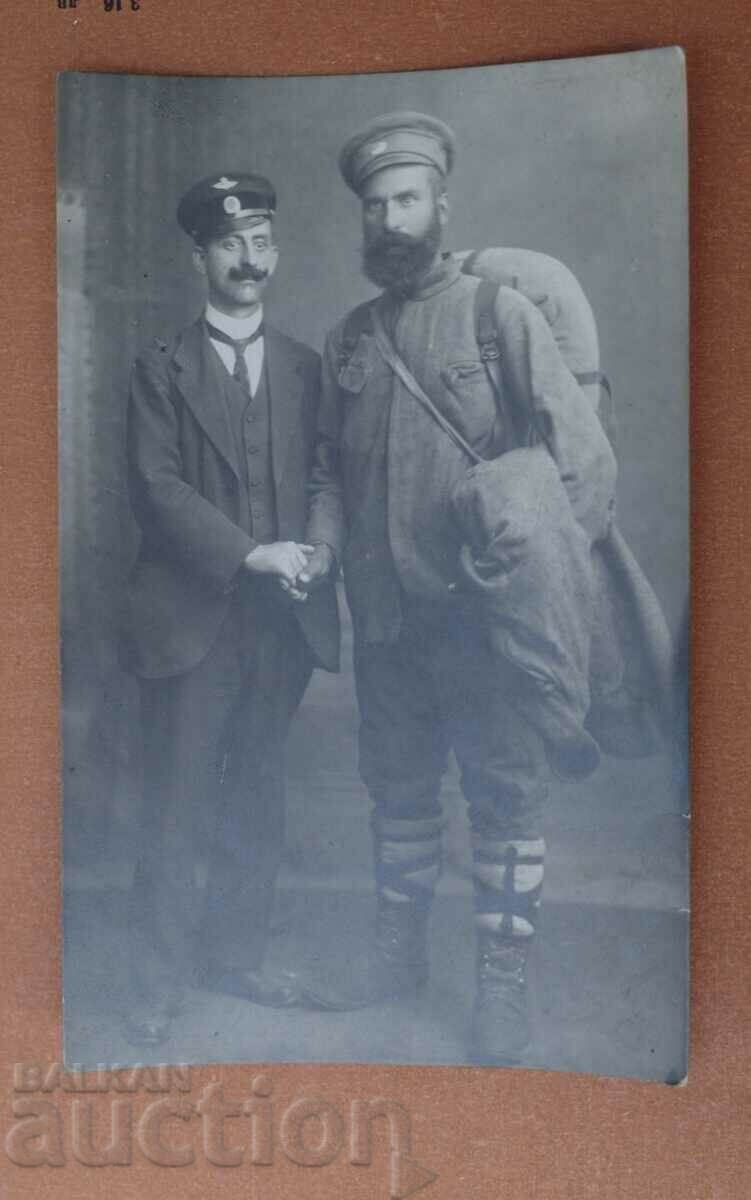 A volunteer soldier was captured as a Romanian soldier