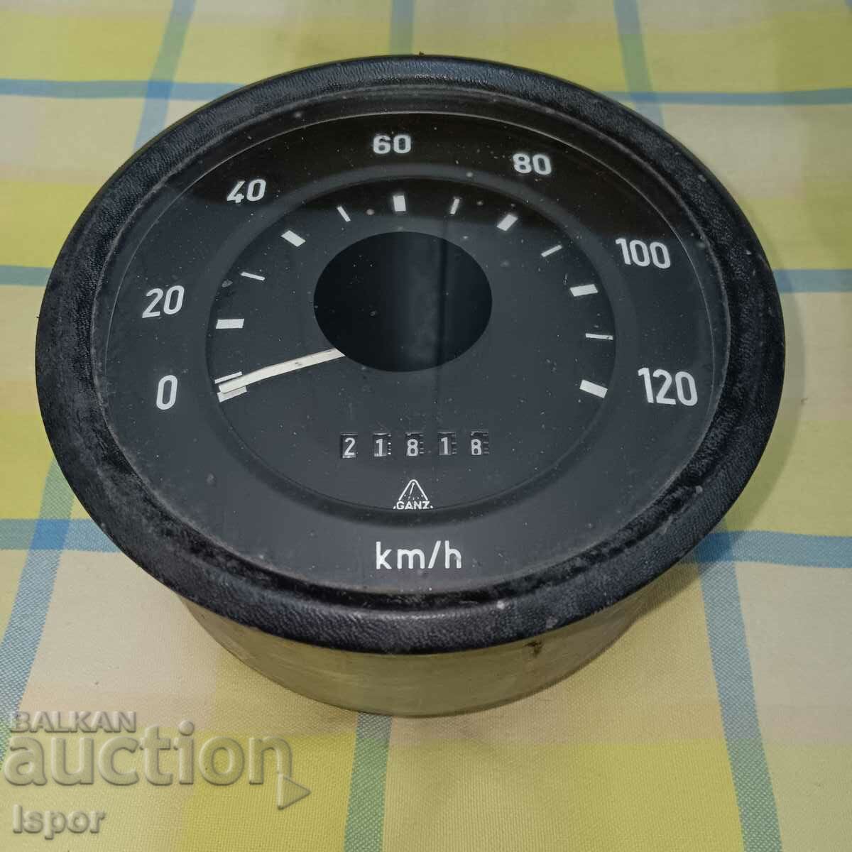 Auction  Large retro speedometer