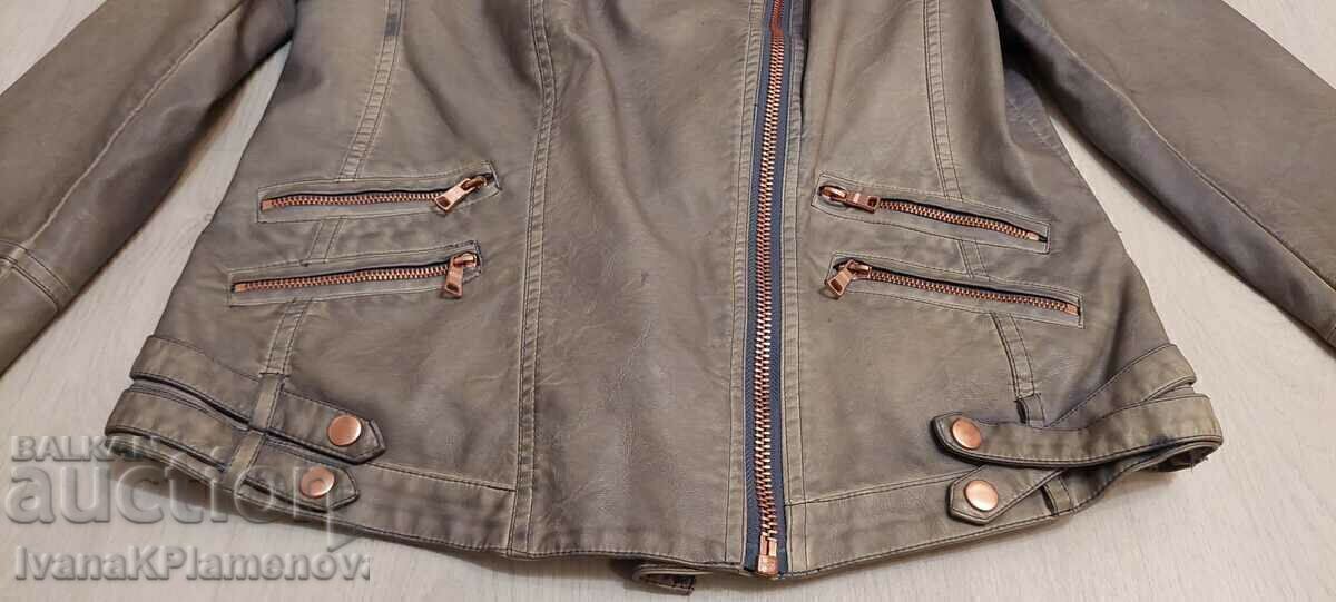 Geaca de dama noua cu preț € 18.00 | 35.21 BGN