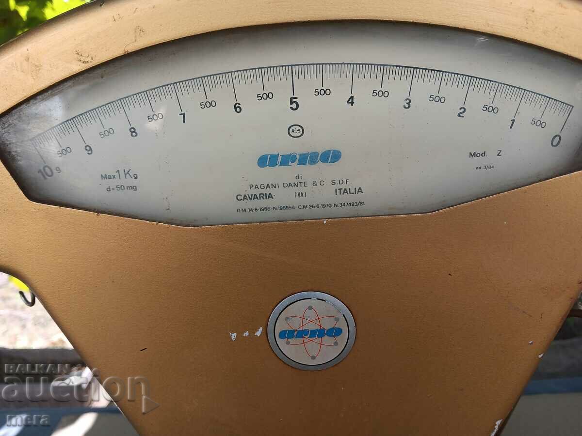 Auction  Antique gun scale