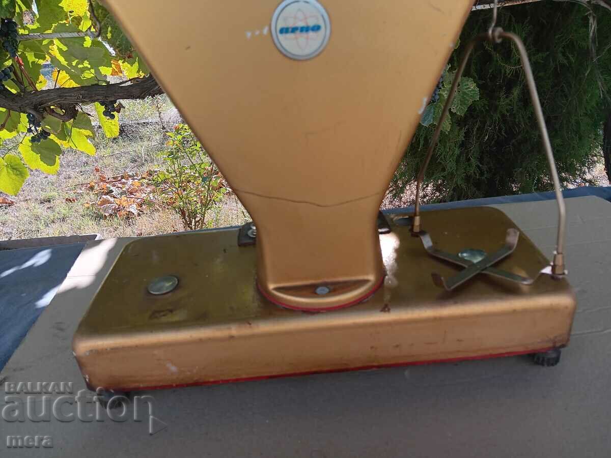 Delivery of Antique gun scale