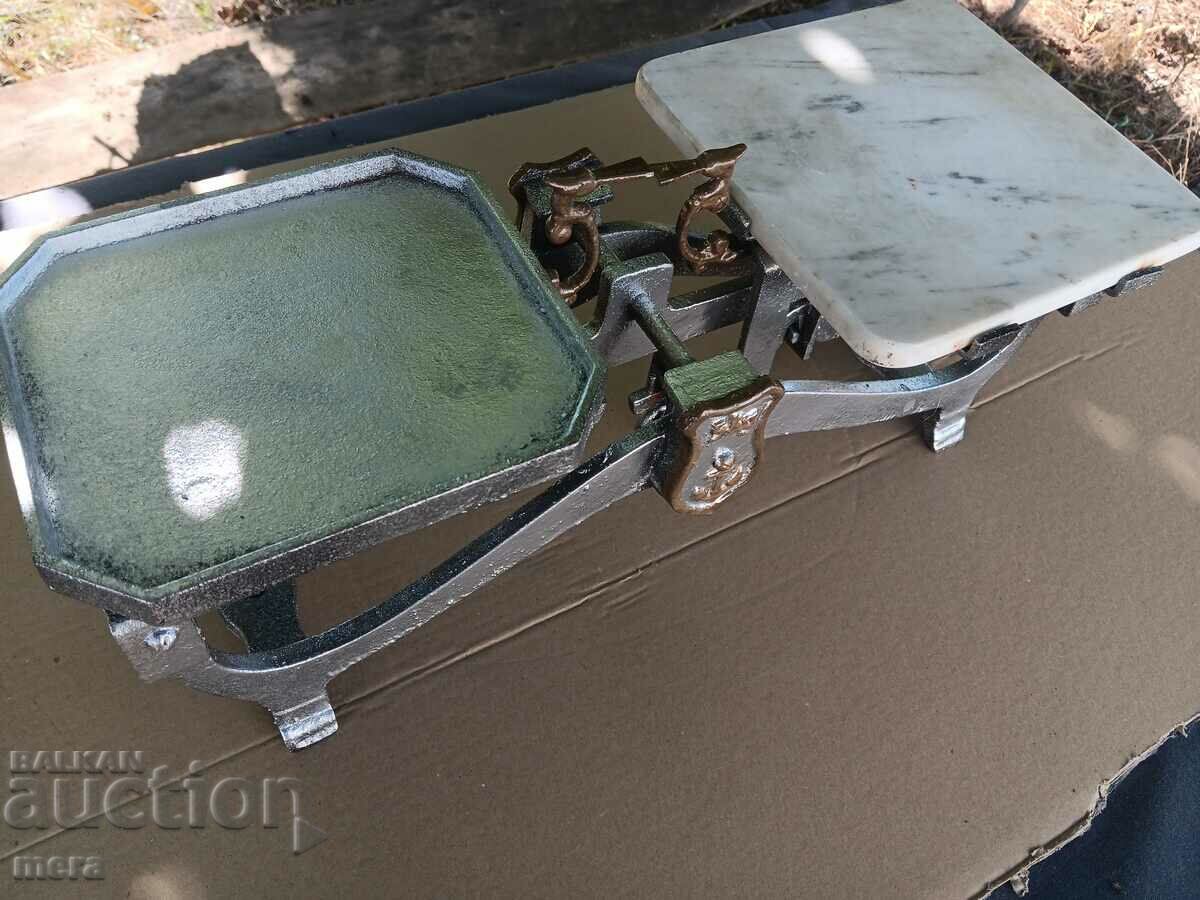 Auction Antique scale Auction Antique scale