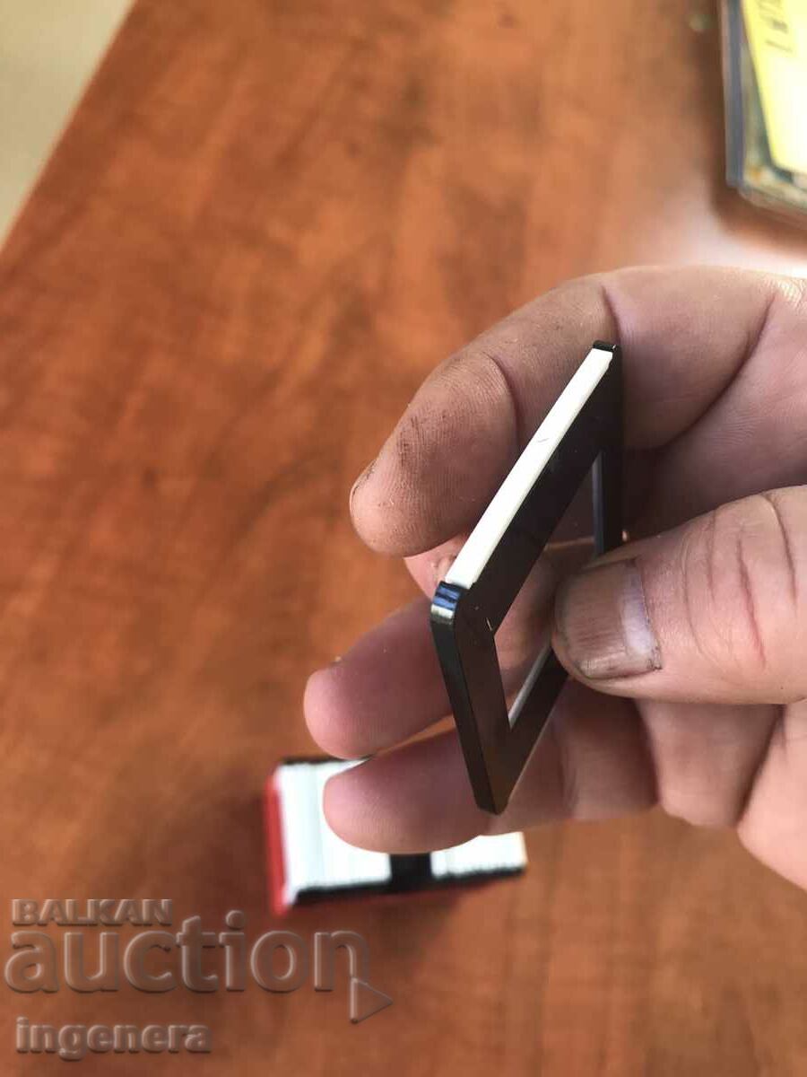 Auction FRAMES FOR SLIDES WITH GLASSES IN BOX NEW-23 PCS. Auction FRAMES FOR SLIDES WITH GLASSES IN BOX NEW-23 PCS.