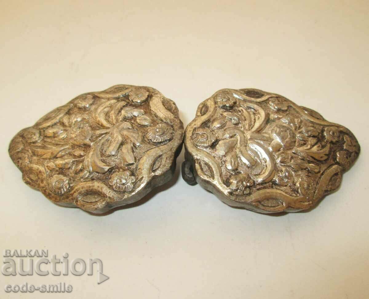 Vechi pafty autentic renascentist din argint pentru costum cu preț 270.00 BGN | € 138.05 Vechi pafty autentic renascentist din argint pentru costum cu preț 270.00 BGN | € 138.05