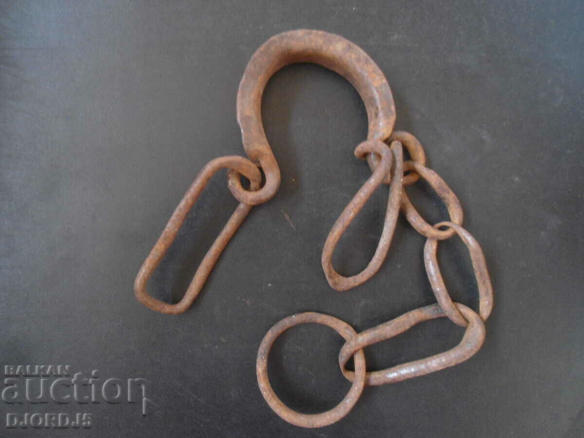 Old bokaya, shackle with price 7.00 BGN | € 3.58 Old bokaya, shackle with price 7.00 BGN | € 3.58