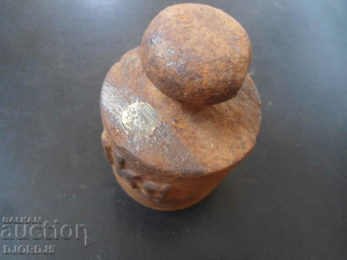 Greutate veche, buzdugan, 1 kg cu preț 4.00 BGN | € 2.05 Greutate veche, buzdugan, 1 kg cu preț 4.00 BGN | € 2.05