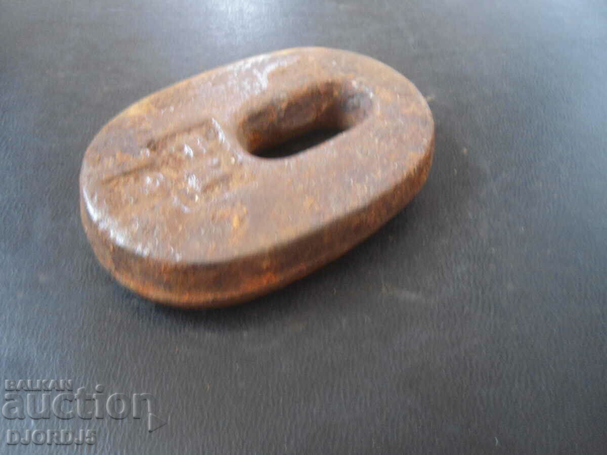 Auction Old weight, mace, 0.500 kg Auction Old weight, mace, 0.500 kg