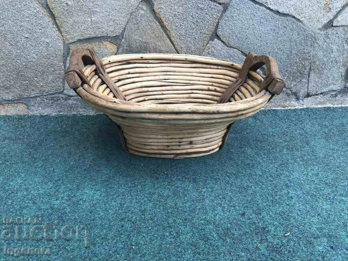 PANER BASKET WOOD ANTIQUE UNIQUE ART