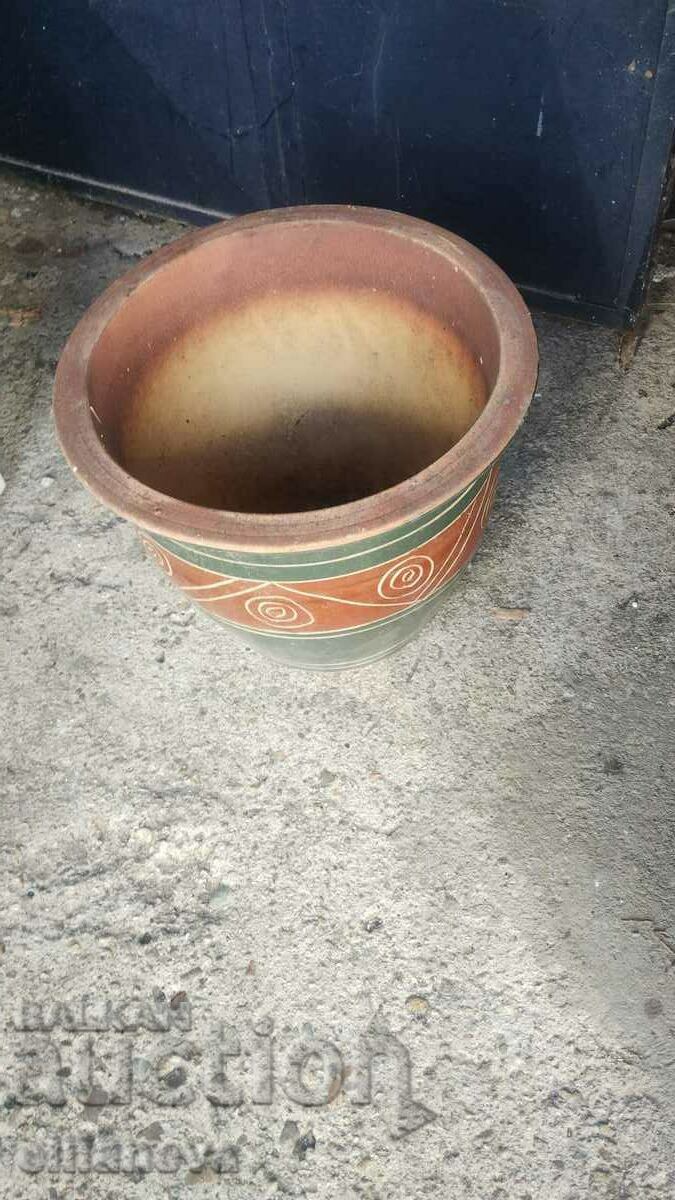 Ceramic garden vase d38/32cm with price 60.00 BGN | € 30.68 Ceramic garden vase d38/32cm with price 60.00 BGN | € 30.68