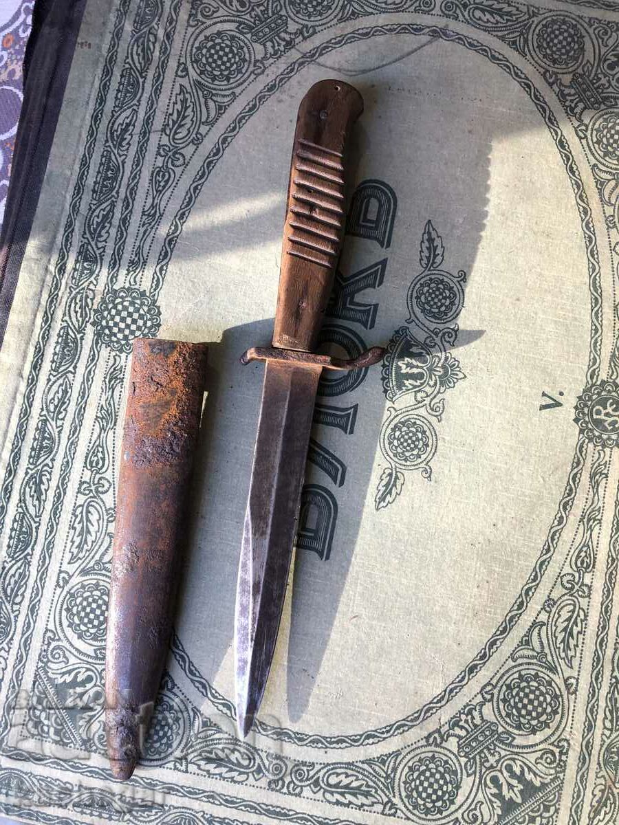 Trench knife