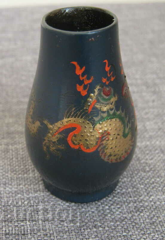 Old miniature Chinese dragon vase with price 5.00 BGN | € 2.56 Old miniature Chinese dragon vase with price 5.00 BGN | € 2.56