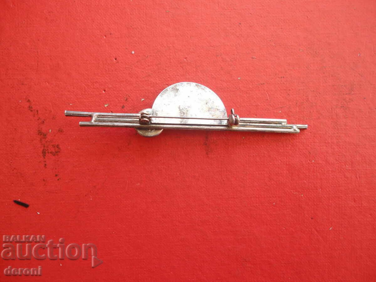 Auction Silver plated brooch with stones 71 Auction Silver plated brooch with stones 71