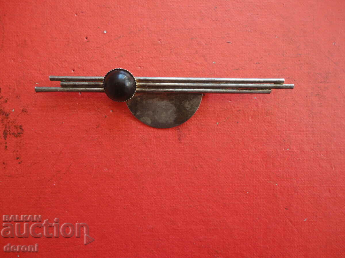 Delivery of Silver plated brooch with stones 71 Delivery of Silver plated brooch with stones 71