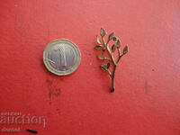 Gilded flower brooch 73