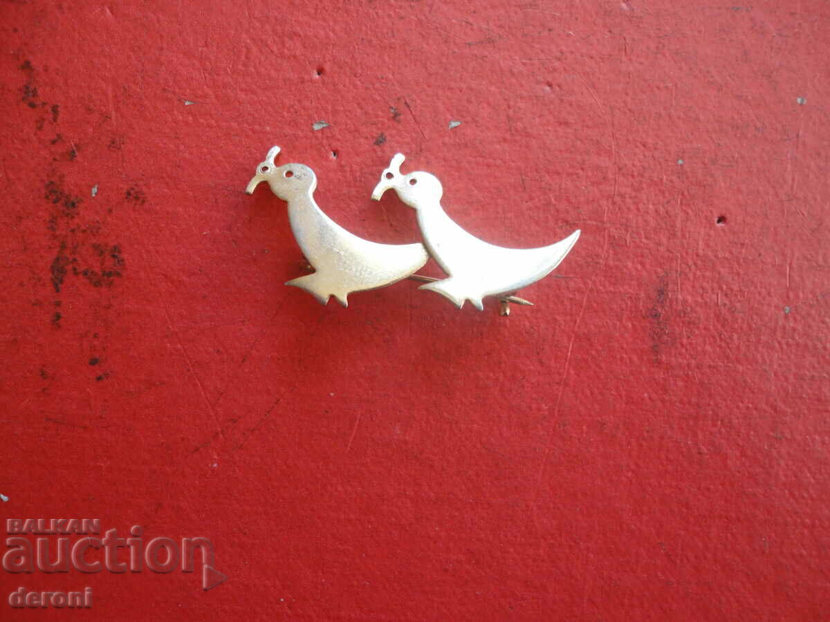 Gold-plated bird brooch 74 with price 10.00 BGN | € 5.11 Gold-plated bird brooch 74 with price 10.00 BGN | € 5.11