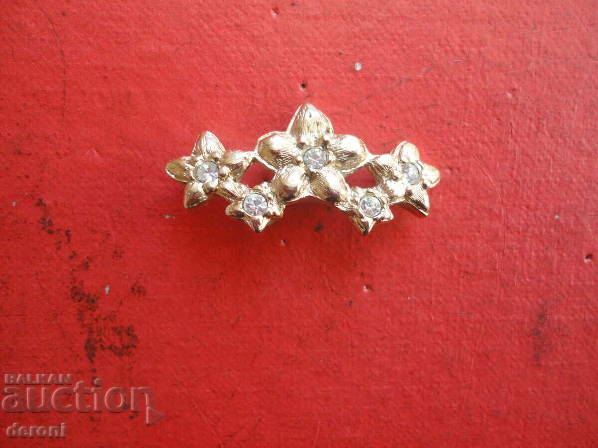 Delivery of Gold-plated brooch with stones 78 Delivery of Gold-plated brooch with stones 78