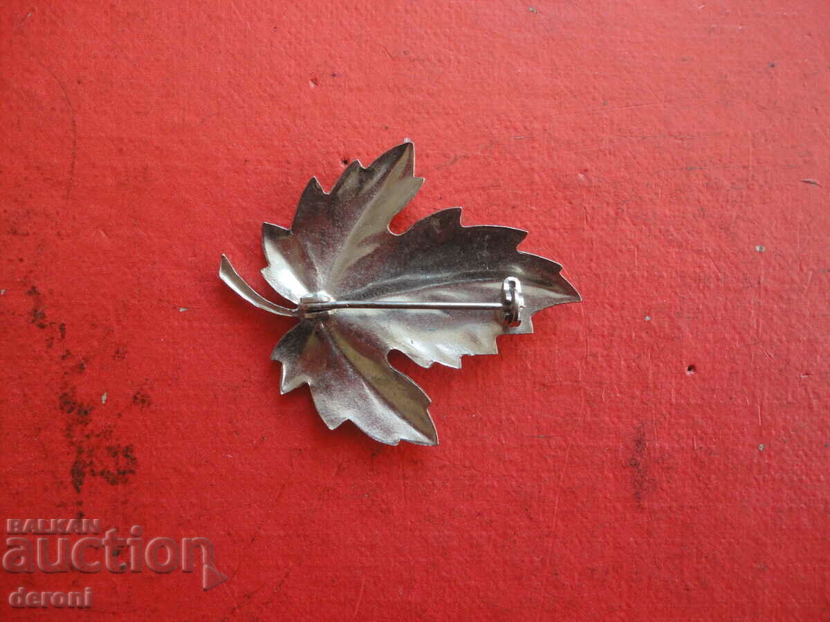 brooch 81 with price 10.00 BGN | € 5.11 brooch 81 with price 10.00 BGN | € 5.11
