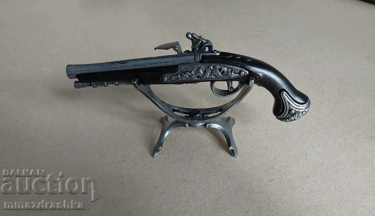 Flintlock gun