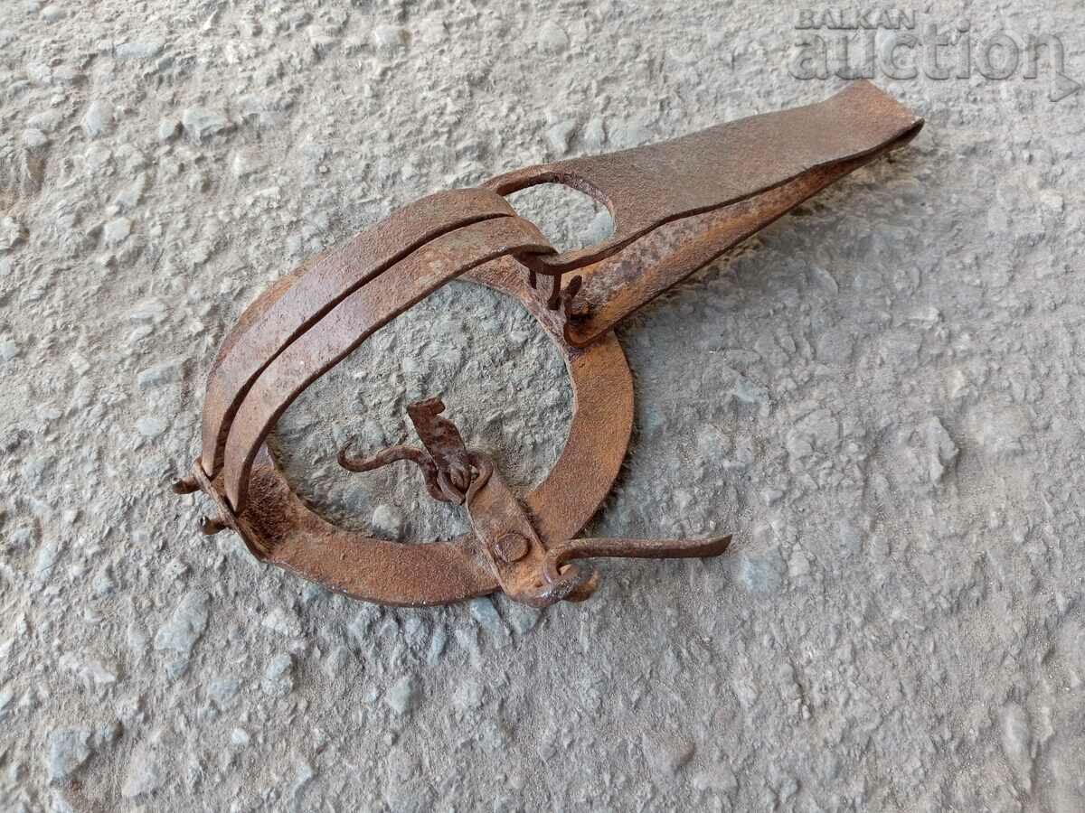 vintage wrought iron trap for squirrels golden ferrets WORKING - 6 vintage wrought iron trap for squirrels golden ferrets WORKING - 6