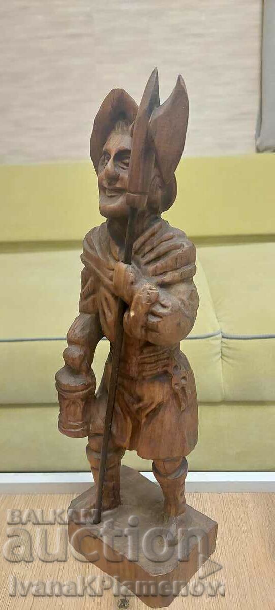 Auction Wood carving height 40cm Auction Wood carving height 40cm