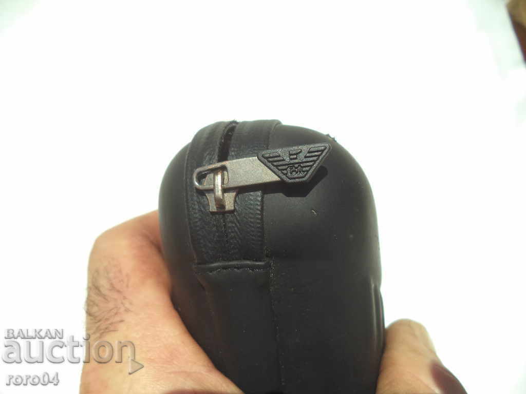 Delivery of ARMANI - UNIVERSAL CASE FOR GLASSES Delivery of ARMANI - UNIVERSAL CASE FOR GLASSES