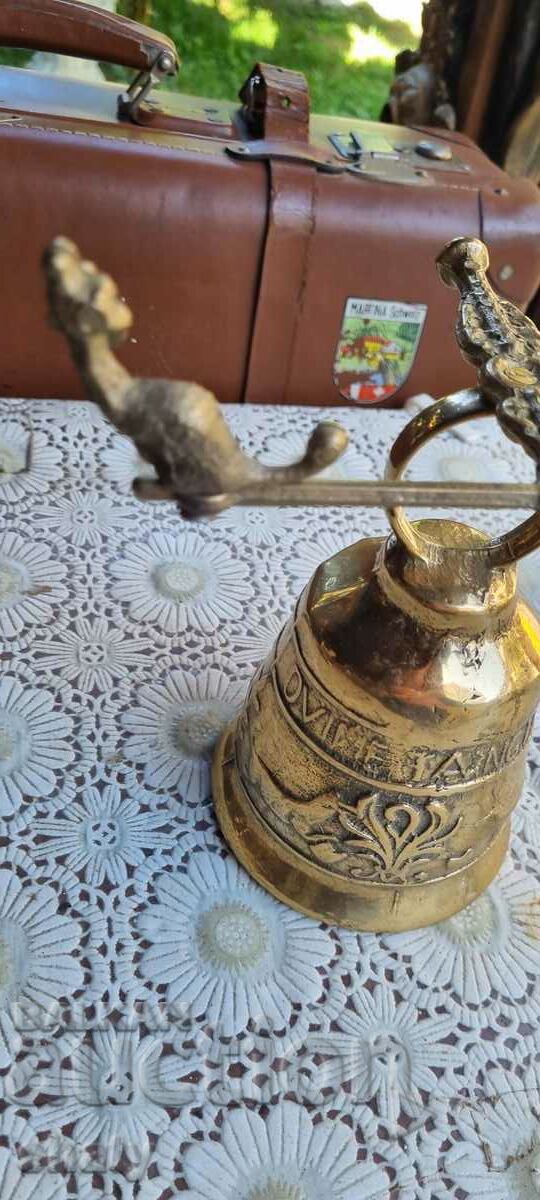 Auction A large bronze bell Auction A large bronze bell