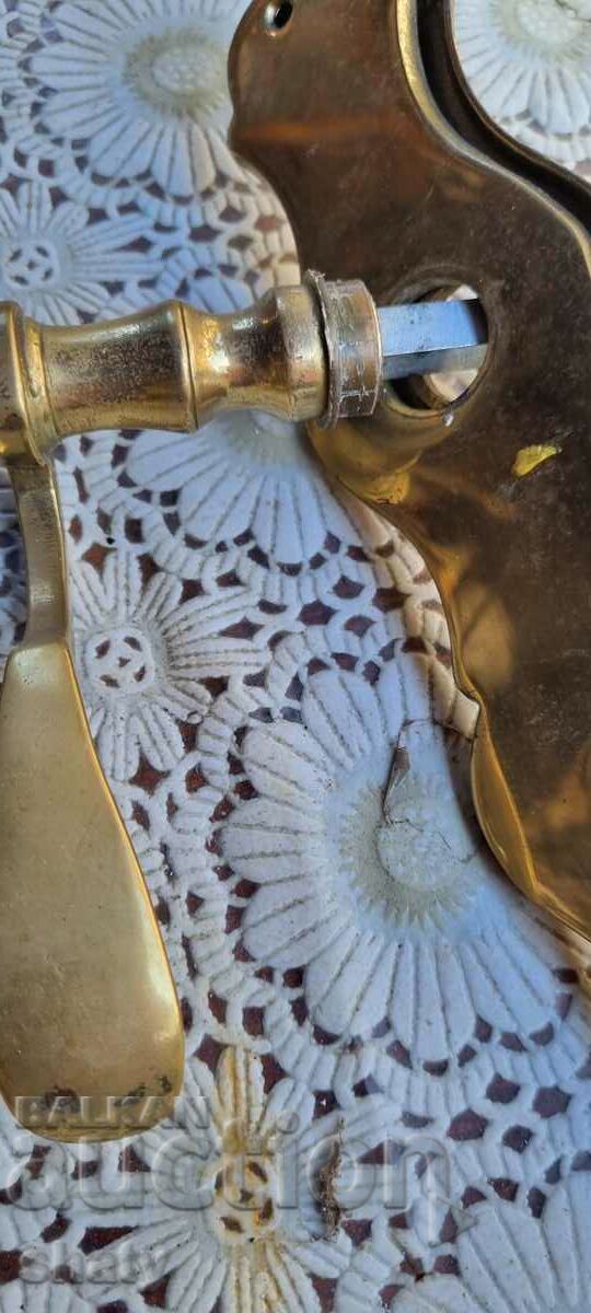 Delivery of Old bronze doorknobs Delivery of Old bronze doorknobs