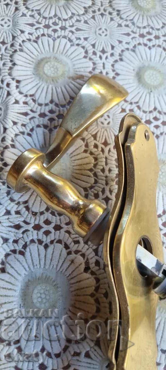 Old bronze doorknobs - 6 Old bronze doorknobs - 6