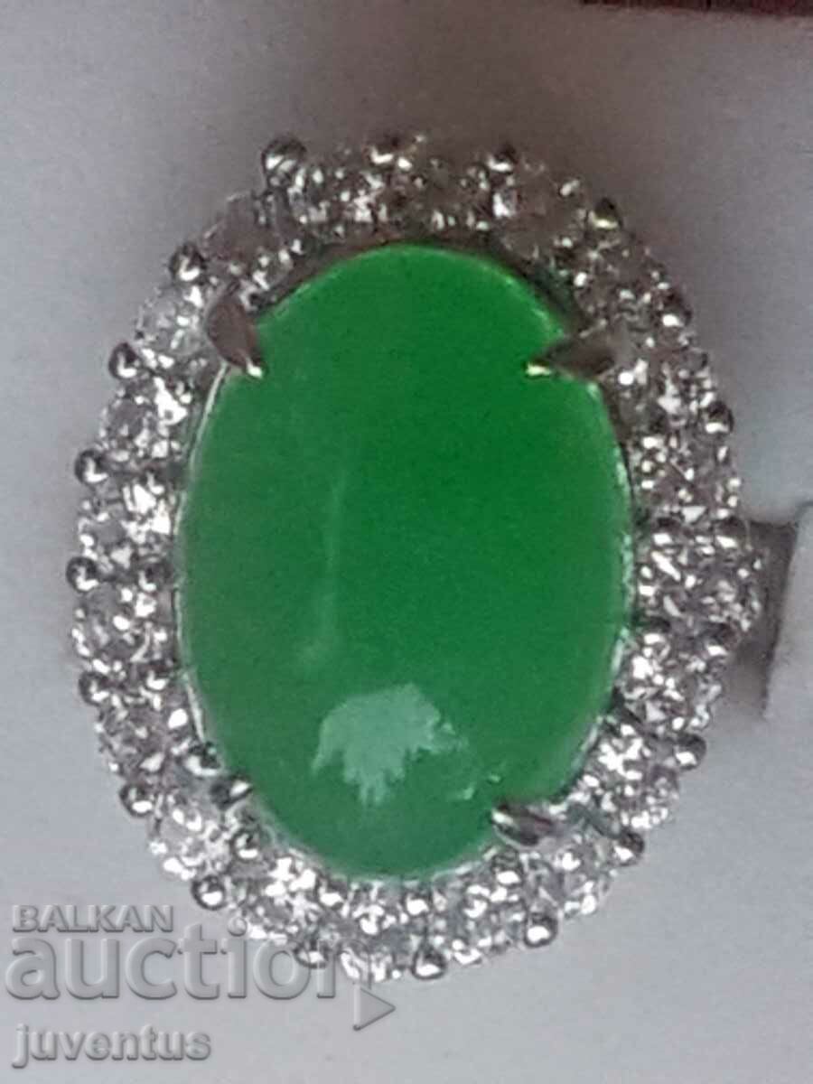 RING WITH JADEITE (MYANMAR) 18x12.9 mm. CERTIFICATE