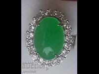 RING WITH JADEITE (MYANMAR) 18x12.9 mm. CERTIFICATE