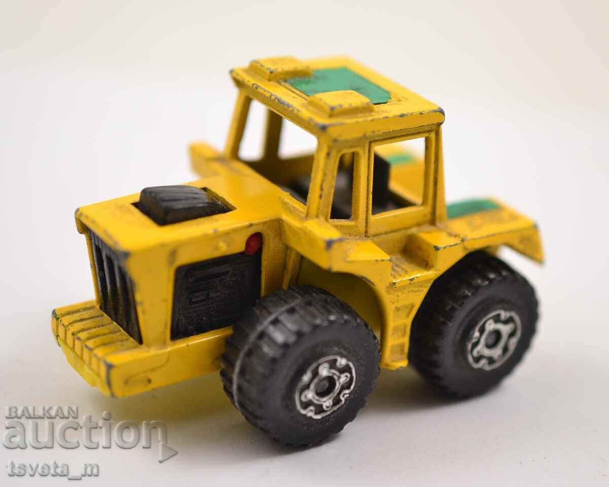 Matchbox England 1976 TRACTOR SHOVEL with price 10.00 BGN | € 5.11 Matchbox England 1976 TRACTOR SHOVEL with price 10.00 BGN | € 5.11
