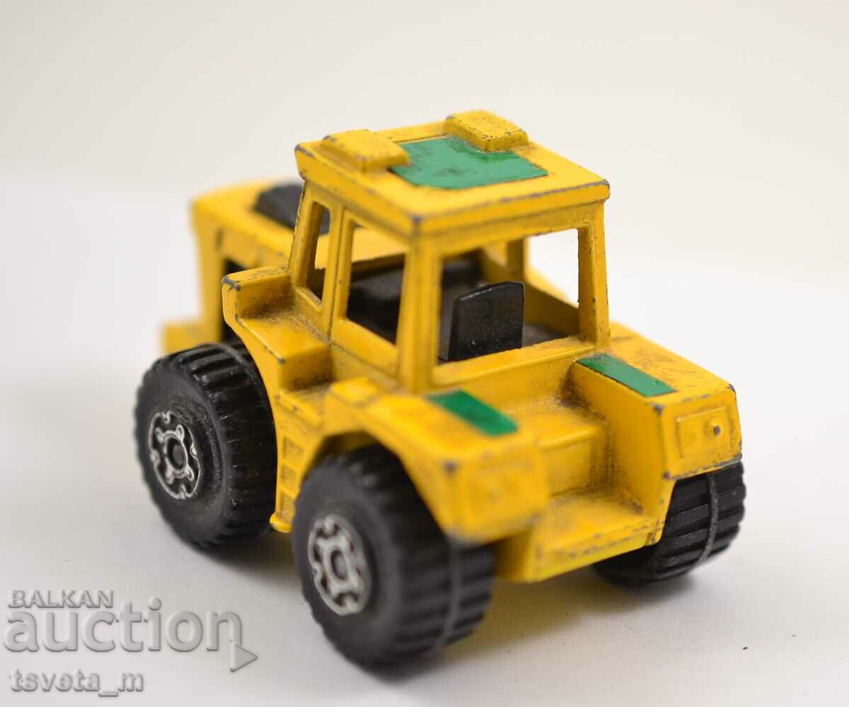 Auction Matchbox England 1976 TRACTOR SHOVEL Auction Matchbox England 1976 TRACTOR SHOVEL
