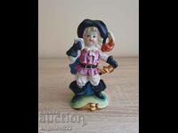 Porcelain figure statuette