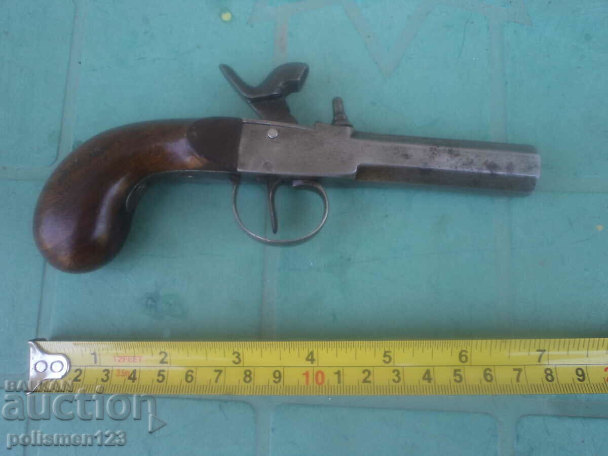 CAPSULĂ cu preț 350.00 BGN | € 178.95 CAPSULĂ cu preț 350.00 BGN | € 178.95