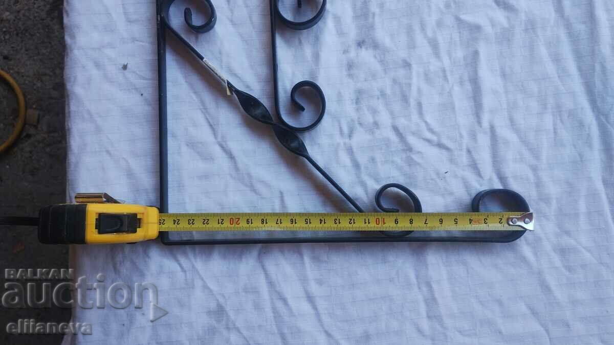 Wrought iron stands 25cm with price 20.00 BGN | € 10.23 Wrought iron stands 25cm with price 20.00 BGN | € 10.23