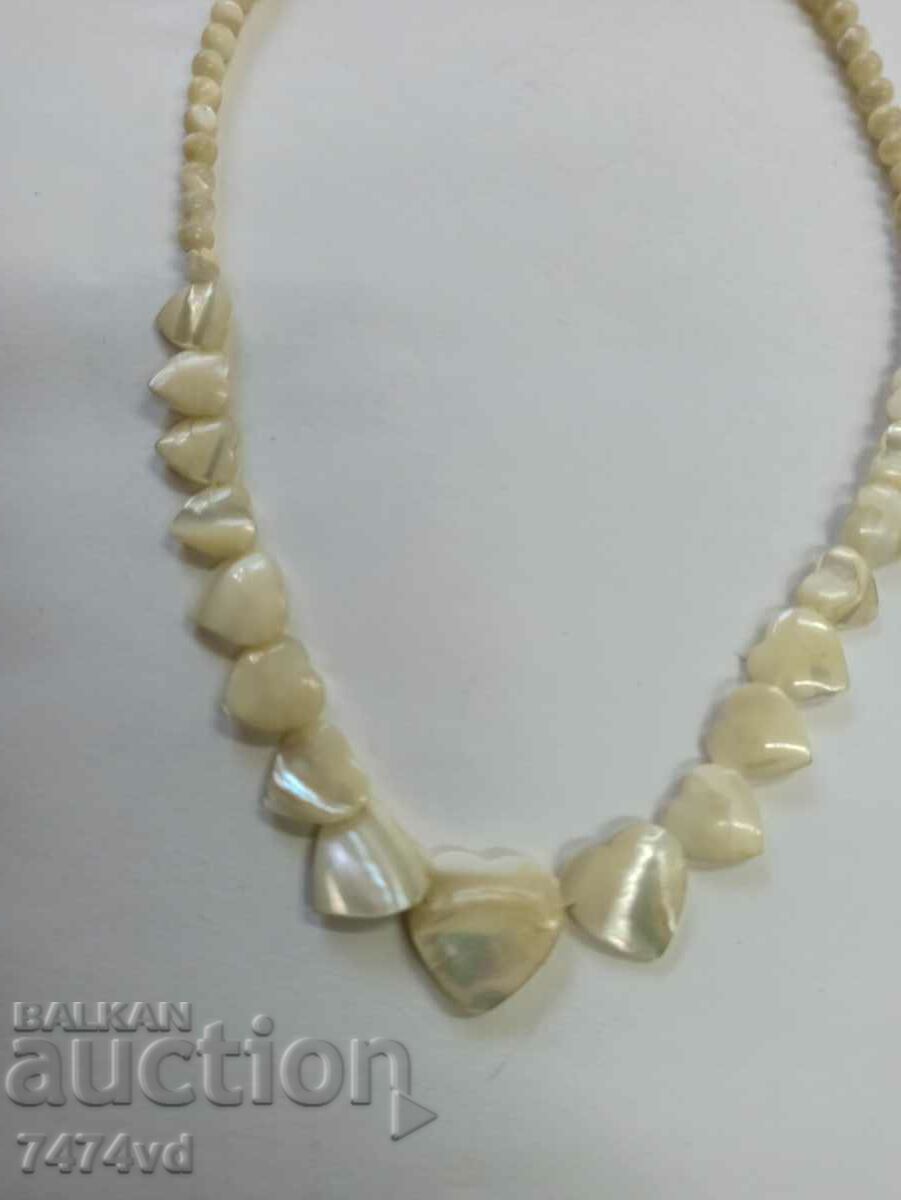 Аукцион СТИЛНО СЕДЕФЕНО КОЛИЕ СЪРЦА Аукцион СТИЛНО СЕДЕФЕНО КОЛИЕ СЪРЦА