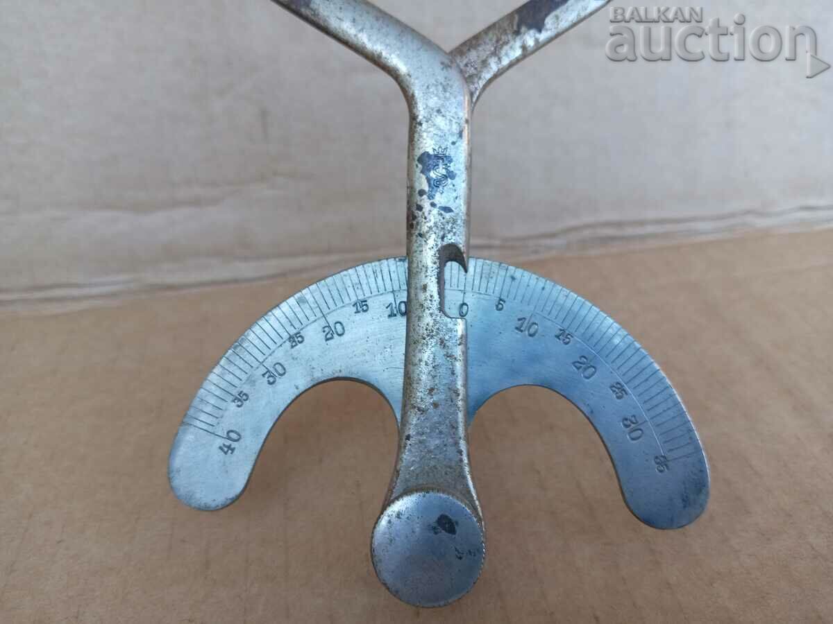antique medical device for measurements from the 1930s and 1940s with price 41.00 BGN | € 20.96 antique medical device for measurements from the 1930s and 1940s with price 41.00 BGN | € 20.96